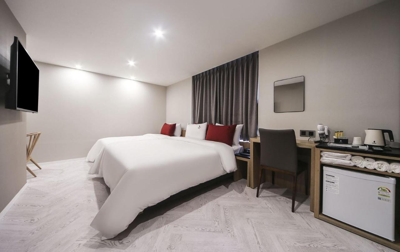 Maron Hotel Nampo Пусан Екстериор снимка