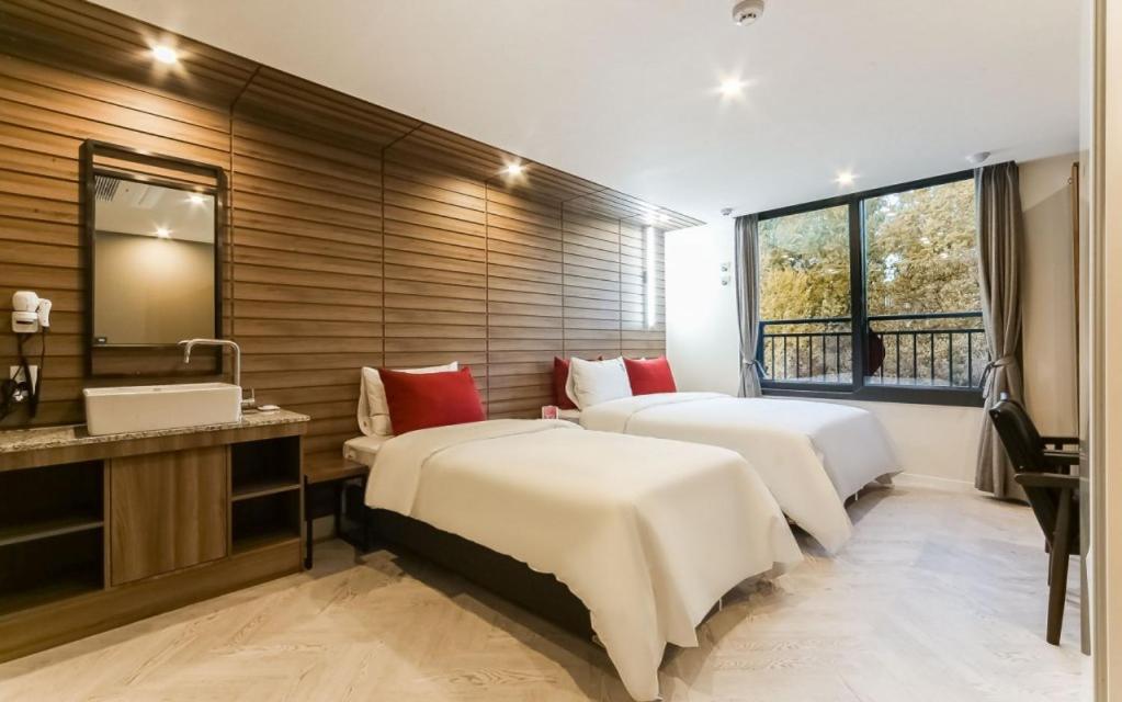 Maron Hotel Nampo Пусан Екстериор снимка